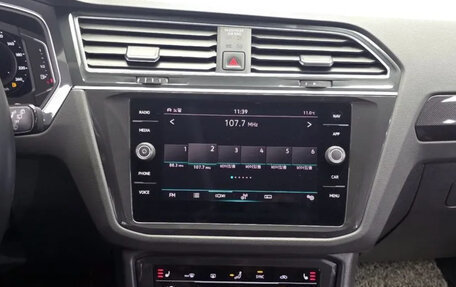 Volkswagen Tiguan II, 2022 год, 2 365 000 рублей, 13 фотография