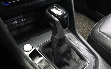 Volkswagen Tiguan II, 2022 год, 2 365 000 рублей, 8 фотография