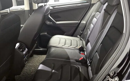 Volkswagen Tiguan II, 2022 год, 2 365 000 рублей, 11 фотография