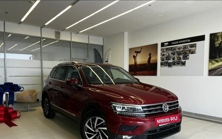 Volkswagen Tiguan II, 2018 год, 3 050 000 рублей, 3 фотография