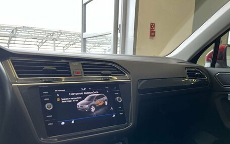 Volkswagen Tiguan II, 2018 год, 3 050 000 рублей, 14 фотография