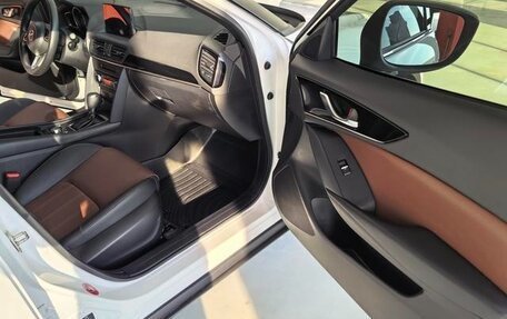 Mazda CX-4, 2023 год, 2 340 000 рублей, 11 фотография