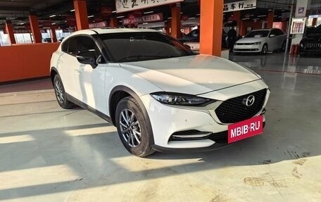 Mazda CX-4, 2023 год, 2 340 000 рублей, 3 фотография