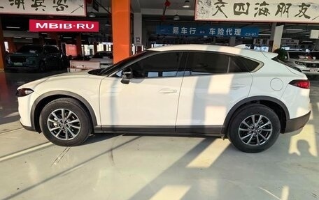 Mazda CX-4, 2023 год, 2 340 000 рублей, 5 фотография