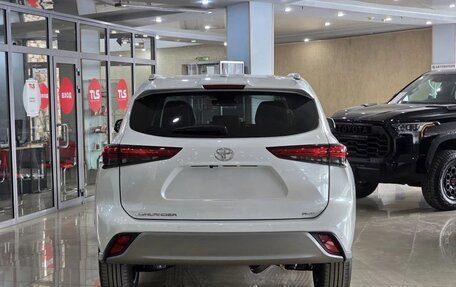 Toyota Highlander, 2026 год, 5 300 000 рублей, 4 фотография