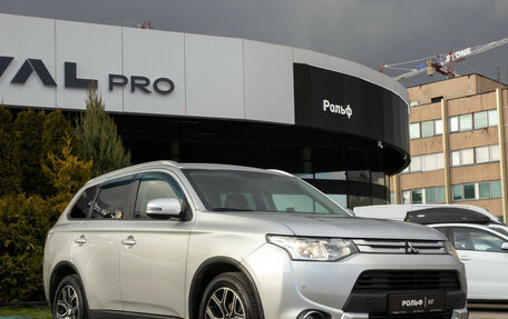 Mitsubishi Outlander III рестайлинг 3, 2014 год, 1 498 000 рублей, 2 фотография