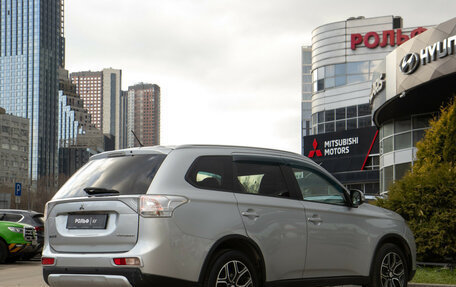 Mitsubishi Outlander III рестайлинг 3, 2014 год, 1 498 000 рублей, 4 фотография