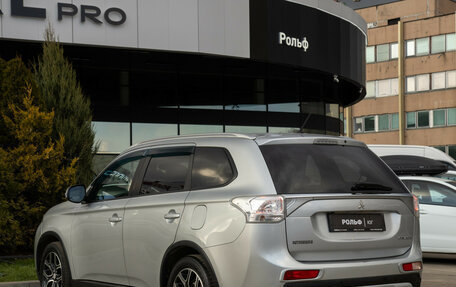 Mitsubishi Outlander III рестайлинг 3, 2014 год, 1 498 000 рублей, 5 фотография