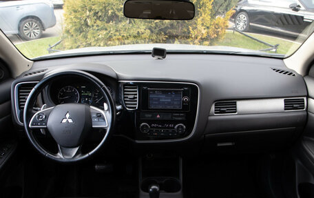 Mitsubishi Outlander III рестайлинг 3, 2014 год, 1 498 000 рублей, 11 фотография