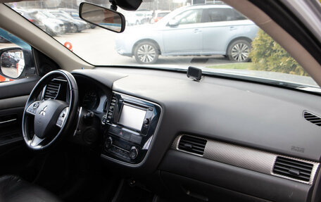 Mitsubishi Outlander III рестайлинг 3, 2014 год, 1 498 000 рублей, 7 фотография