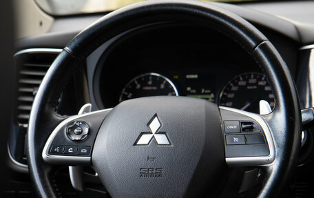 Mitsubishi Outlander III рестайлинг 3, 2014 год, 1 498 000 рублей, 12 фотография