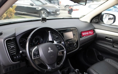 Mitsubishi Outlander III рестайлинг 3, 2014 год, 1 498 000 рублей, 10 фотография