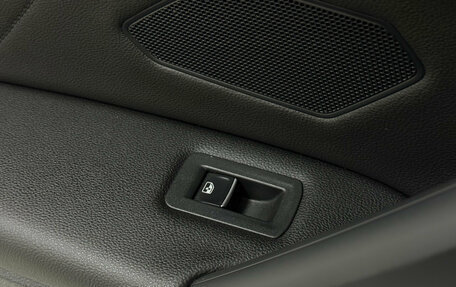 Volkswagen Tiguan II, 2018 год, 3 190 000 рублей, 10 фотография