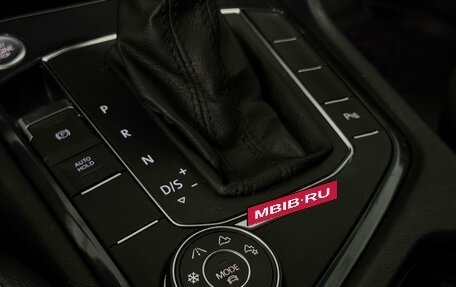 Volkswagen Tiguan II, 2018 год, 3 190 000 рублей, 13 фотография