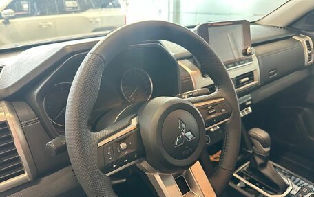 Mitsubishi L200, 2025 год, 6 200 000 рублей, 11 фотография