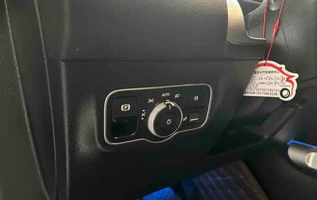 Mercedes-Benz GLB, 2020 год, 2 390 000 рублей, 14 фотография