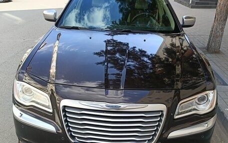 Chrysler 300C II, 2012 год, 1 400 000 рублей, 1 фотография