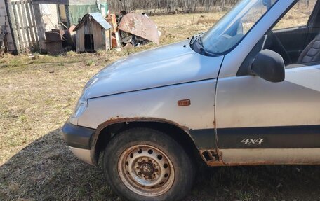 Chevrolet Niva I рестайлинг, 2003 год, 100 000 рублей, 6 фотография