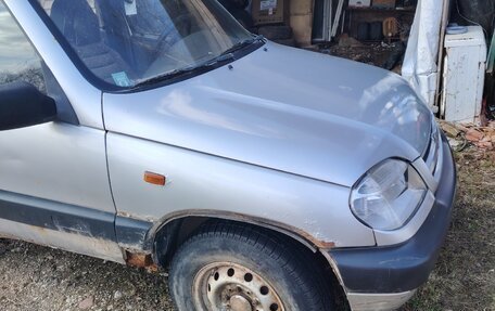 Chevrolet Niva I рестайлинг, 2003 год, 100 000 рублей, 4 фотография