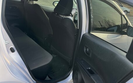 Toyota Vitz, 2013 год, 550 000 рублей, 6 фотография