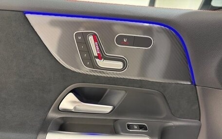 Mercedes-Benz GLB, 2021 год, 2 390 000 рублей, 20 фотография