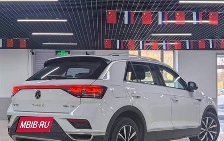 Volkswagen T-Roc I, 2023 год, 1 886 277 рублей, 4 фотография