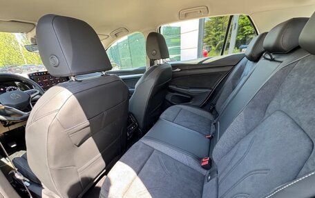 Volkswagen Golf VIII, 2024 год, 3 000 000 рублей, 15 фотография