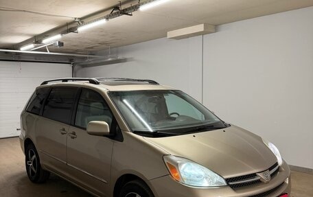 Toyota Sienna II рестайлинг, 2005 год, 1 150 000 рублей, 10 фотография