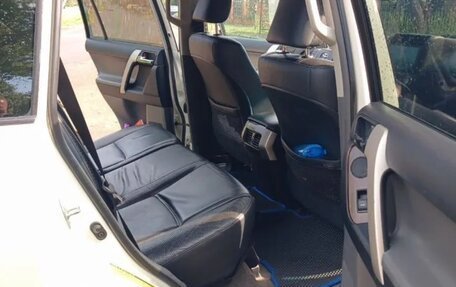 Toyota Land Cruiser Prado 150 рестайлинг 2, 2010 год, 2 550 000 рублей, 2 фотография