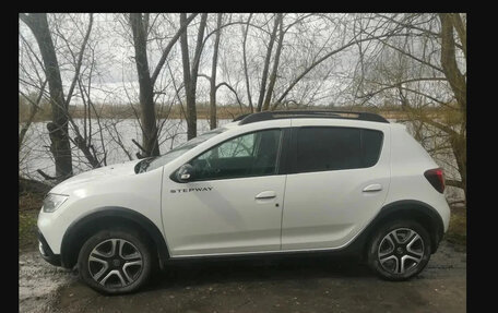 Renault Sandero II рестайлинг, 2021 год, 1 300 000 рублей, 3 фотография