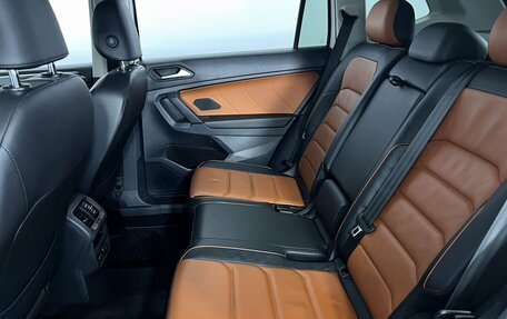 Volkswagen Tiguan II, 2018 год, 2 550 000 рублей, 11 фотография