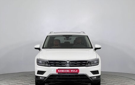 Volkswagen Tiguan II, 2018 год, 2 550 000 рублей, 2 фотография