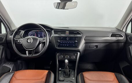 Volkswagen Tiguan II, 2018 год, 2 550 000 рублей, 17 фотография