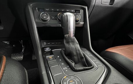 Volkswagen Tiguan II, 2018 год, 2 550 000 рублей, 26 фотография