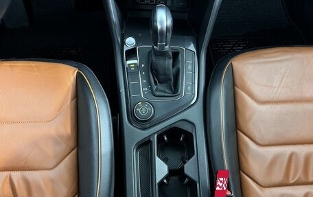 Volkswagen Tiguan II, 2018 год, 2 550 000 рублей, 19 фотография