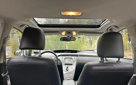 Toyota Prius, 2013 год, 1 100 000 рублей, 13 фотография