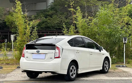Toyota Prius, 2013 год, 1 100 000 рублей, 5 фотография