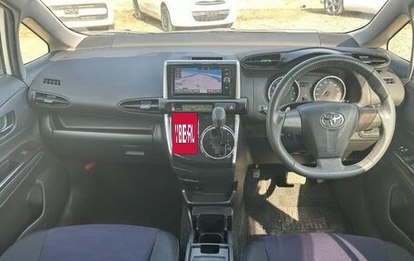 Toyota Wish II, 2017 год, 1 238 000 рублей, 12 фотография