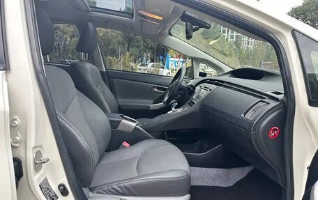 Toyota Prius, 2013 год, 1 100 000 рублей, 11 фотография