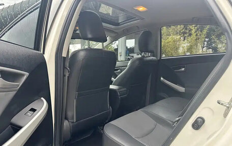 Toyota Prius, 2013 год, 1 100 000 рублей, 15 фотография