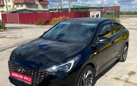 Hyundai Solaris II рестайлинг, 2021 год, 1 900 000 рублей, 3 фотография