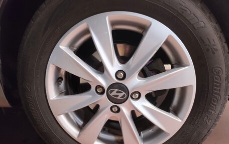 Hyundai Solaris II рестайлинг, 2015 год, 1 200 000 рублей, 5 фотография