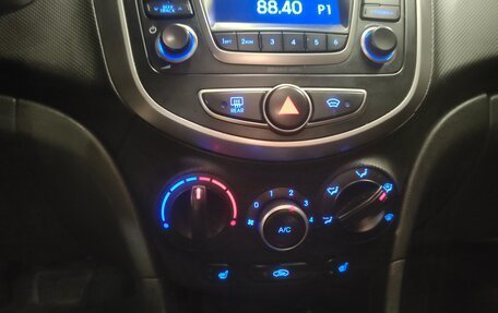 Hyundai Solaris II рестайлинг, 2015 год, 1 200 000 рублей, 9 фотография