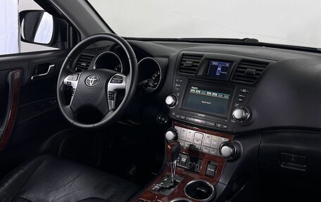 Toyota Highlander III, 2011 год, 1 970 000 рублей, 15 фотография