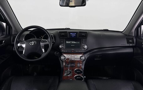 Toyota Highlander III, 2011 год, 1 970 000 рублей, 16 фотография