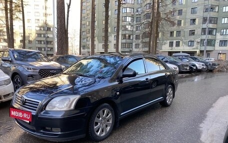 Toyota Avensis III рестайлинг, 2005 год, 680 000 рублей, 3 фотография