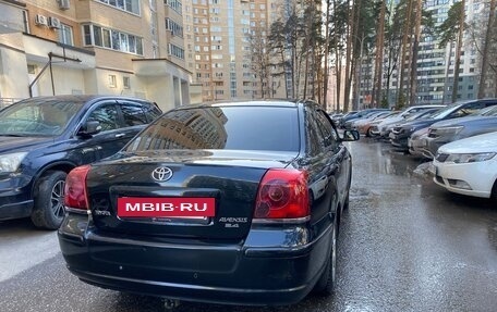 Toyota Avensis III рестайлинг, 2005 год, 680 000 рублей, 6 фотография