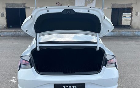 Hyundai Elantra, 2023 год, 1 250 000 рублей, 11 фотография