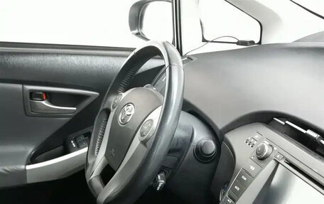 Toyota Prius, 2013 год, 990 000 рублей, 5 фотография