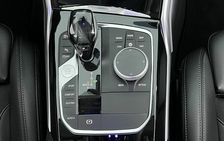 BMW 3 серия, 2019 год, 3 630 000 рублей, 16 фотография